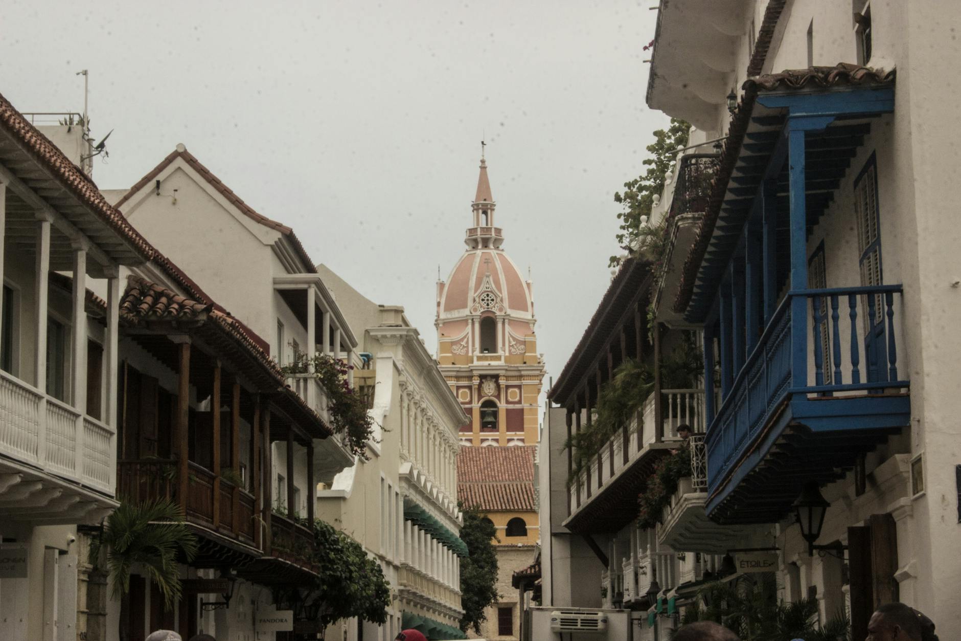 Sailing and horseback riding near Cartagena